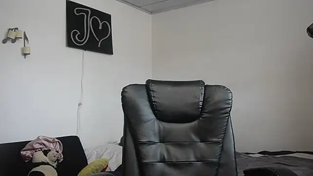 AliciaNess7 live-chat rom