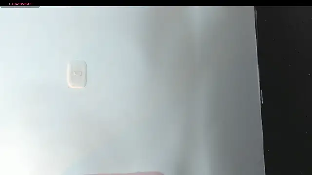 חדר צ'אט בשידור חי של charlottekiss99
