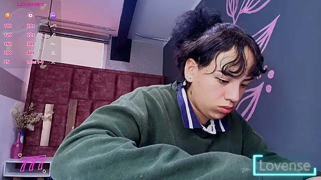 ห้องแชทสดของ Kiara_Fox__