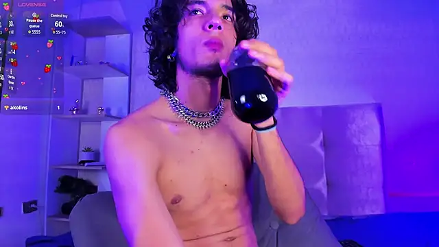 חדר צ'אט בשידור חי של Skinny_Mac