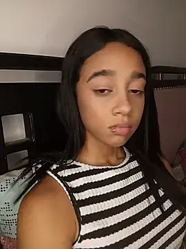 Sala de chat en directo de Zoe_Sweett18