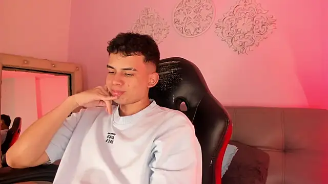 Matheww_strong Live Chatrum