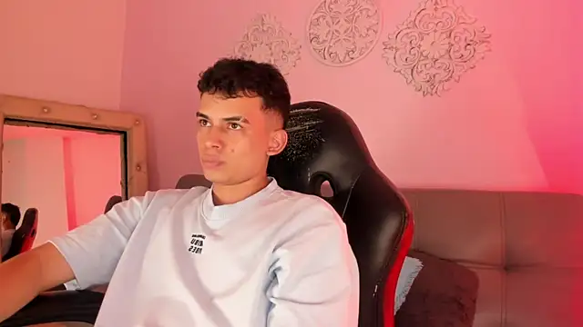 Matheww_strong чат на живо