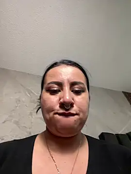 Abril_Luv Adlı Modelin Canlı Sohbet Odası
