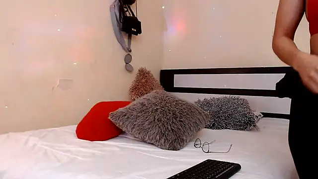 Chatroom en direct de chika_hellar