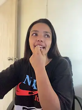LaraDanverss Cameră chat live