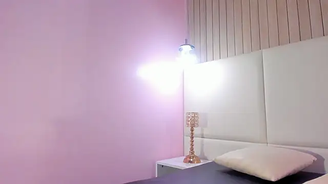 Chat soba uživo modela SweetKami_