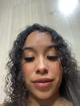 MarieLeon чат на живо