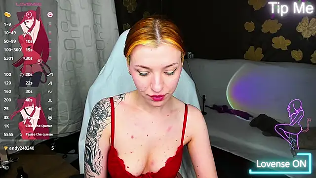 MeganNewCat's Live Chat Room