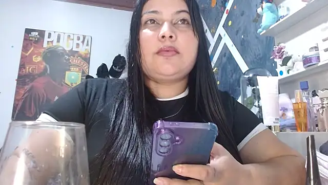 ISIS19HOT live-chat rom