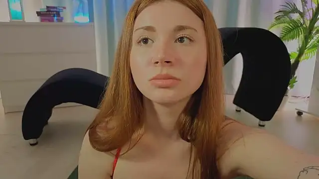 Freckle_Diyana's Live Chat Room