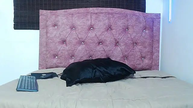 Chat soba uživo modela Perla_prg
