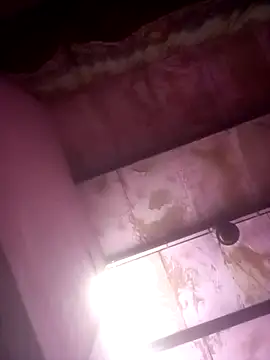 TINASONI élő chatszobája