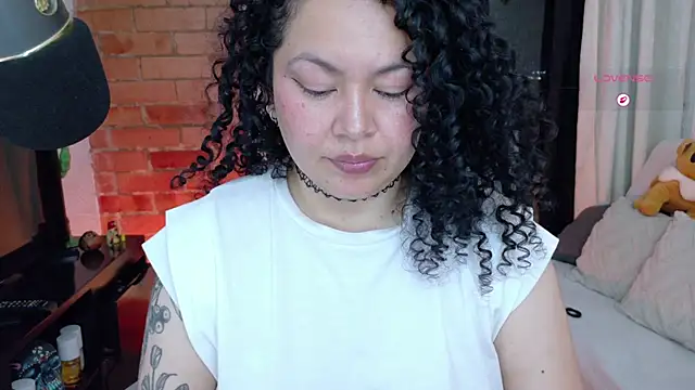 Živá chatovací místnost MissBronte