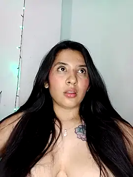 Chat ao vivo de VALENTINA_ROUSE_