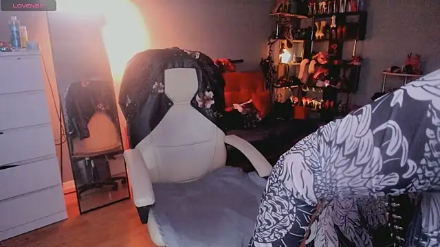 GinaMiracle Adlı Modelin Canlı Sohbet Odası