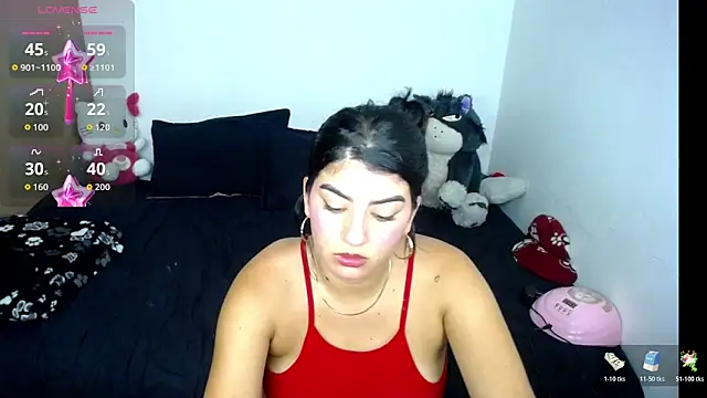 hello_kityy25 Adlı Modelin Canlı Sohbet Odası