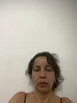 Sala de chat en directo de Soy_Camila8