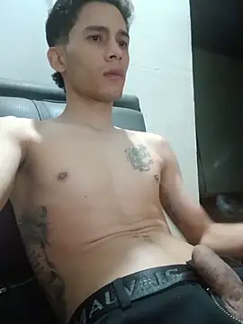 Twink_latin_tatted élő szexkamerás műsora