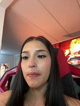 Charlotte_greys – live chatrum