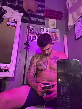 CaptHook931 Cameră chat live