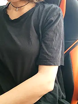Aashikalaa Adlı Modelin Canlı Sohbet Odası