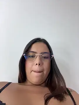 Thaix_ élő chatszobája