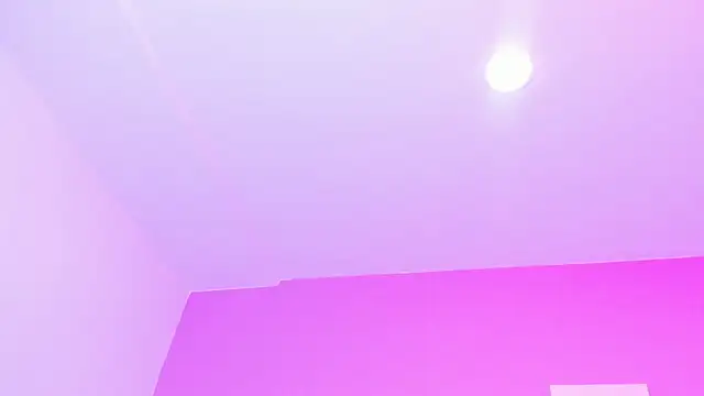 caroline_bigboobs1: δωμάτιο απευθείας συνομιλίας