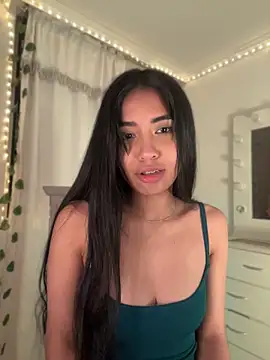 lina_pink's Live Chat Room