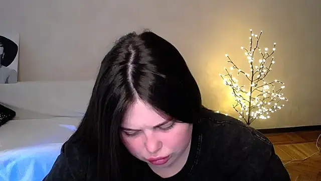 Emily_Mo's Live Chat Room