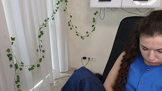 חדר צ'אט בשידור חי של Ulyanixx