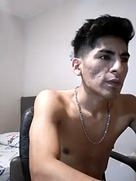 ---Leon--- Live chatroom