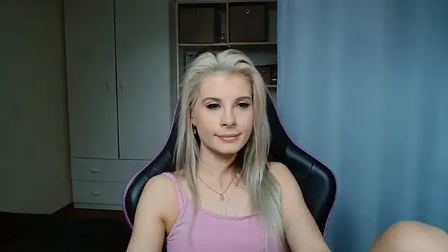 חדר צ'אט בשידור חי של KristineGlow