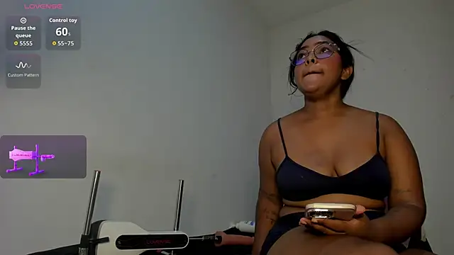 Maya_Graham Adlı Modelin Canlı Sohbet Odası