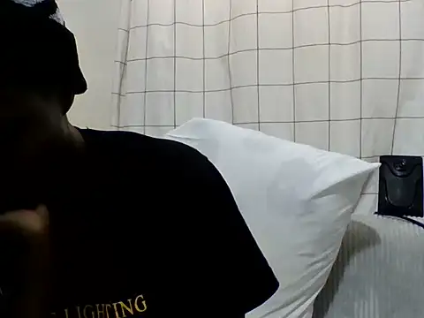 ห้องแชทสดของ Slenderbie_ebony