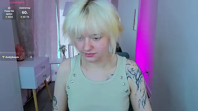 Živá chatovací místnost LunaaBee