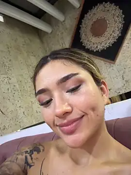 غرفة دردشة Arianavillada المباشرة