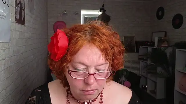 Fara_Flutte – Naživo chatovacia miestnosť