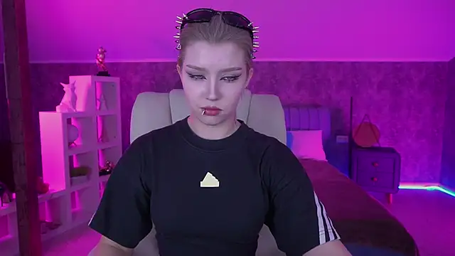 SelenaIris' Live Chat Room