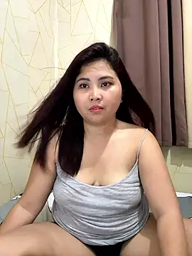 ur_asianmaddie's Live Chat Room
