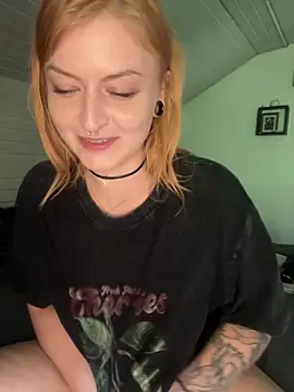 CherryyCheeks' Live Chat Room