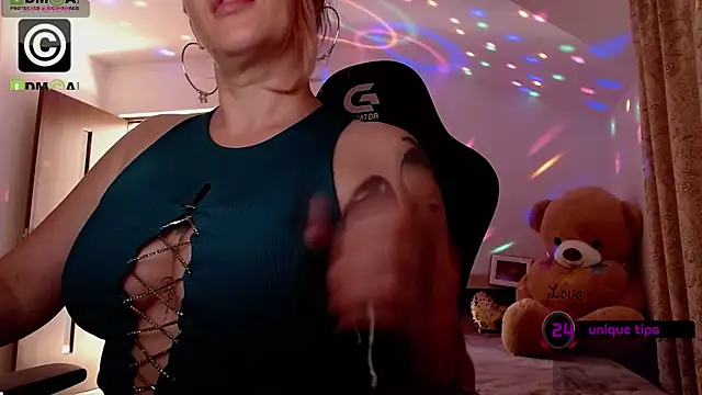SonyaDevon чат на живо
