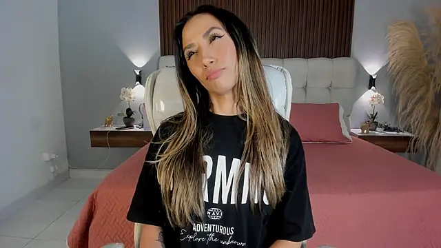 Emma23__'s Live Chat Room