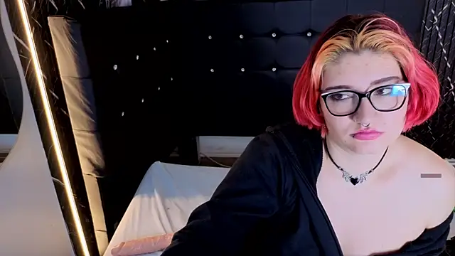 Sala de chat en directo de Cerecitaa02_
