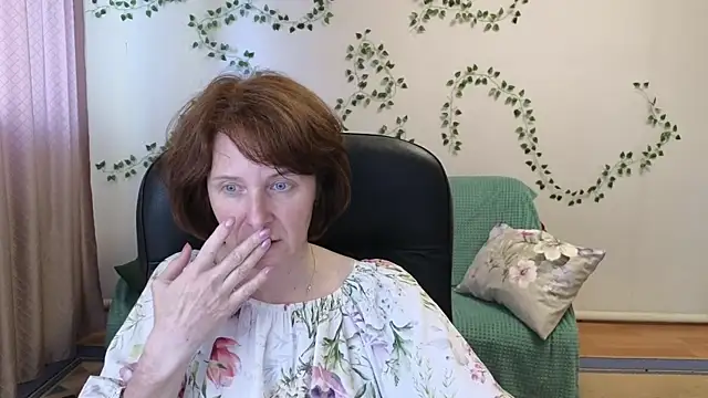 חדר צ'אט בשידור חי של Lia_Tito