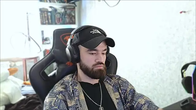 Chat soba uživo modela _Mostly_