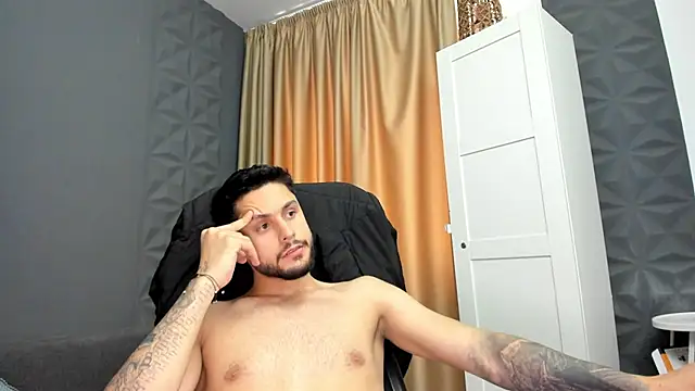 Онлайн чат TroyWadee