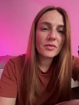 BritneyHall – live chatrum