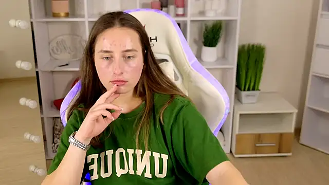 NadinnL Cameră chat live