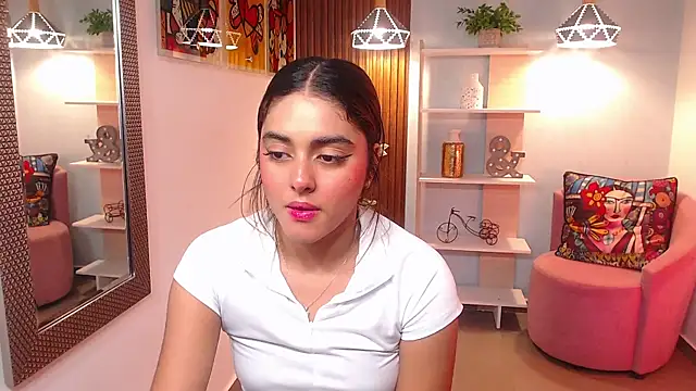_Lucy_Grey_n Live chat-huone